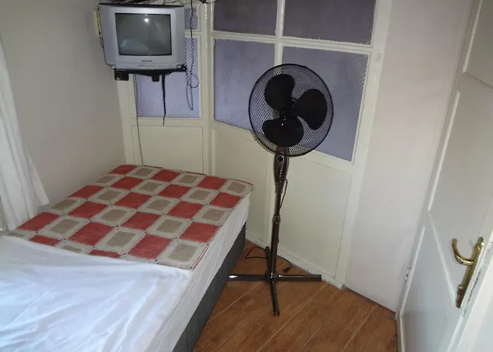 Loren מלון צ'נקלה